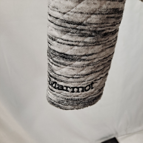 Marmot Grey And White Annie Quilted Pullover - Picture 3 of 9